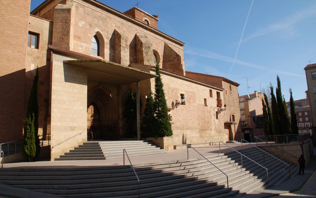 A LA SOMBRA DE LAS TRES TORRES. Iglesia de Santo Tomás.