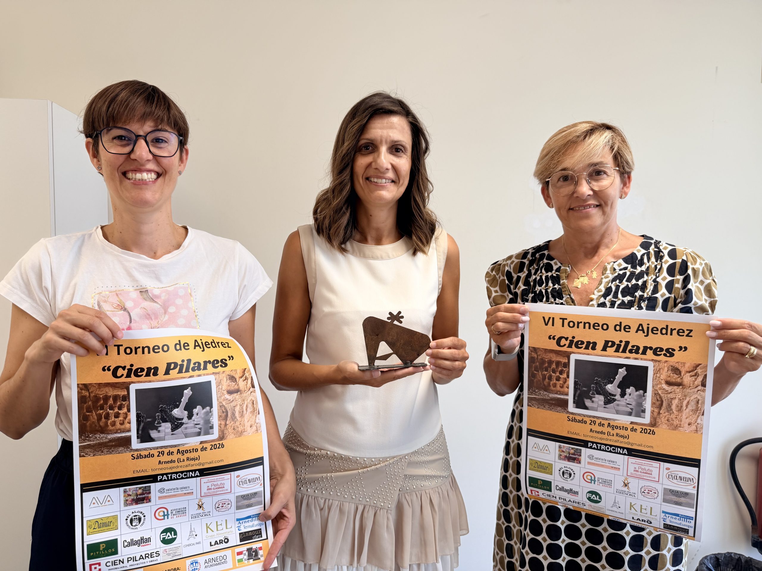 Presentación del VI Torneo de Ajedrez «Cien Pilares» que se celebrará el sábado 29 de agosto.